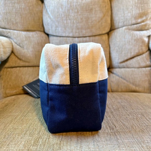 Gap Canvas Mini Zipper Bag - Picture 4 of 8